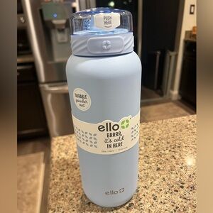 32 oz Ello Light Blue Water Bottle